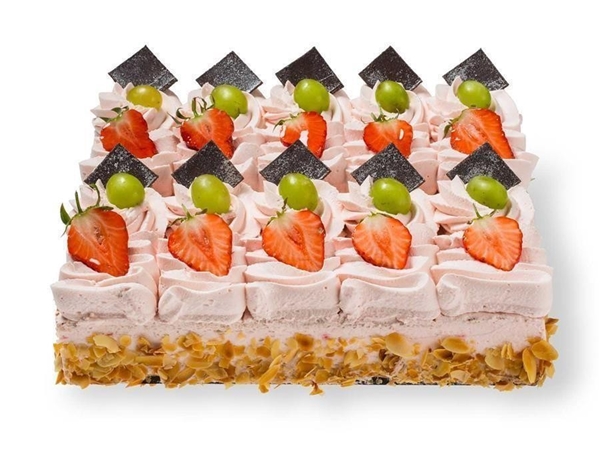 Aardbeislagroomtaart